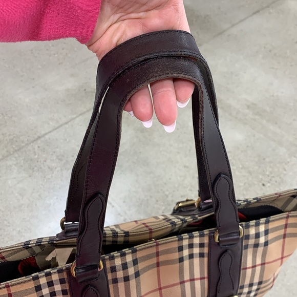 ❌SOLD❌Authentic Burberry large canvas and leather tote w free insert shaper - Picture 8 of 17